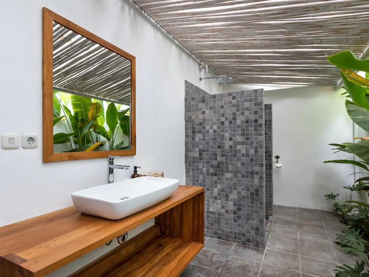 Villa Atmo Seminyak  0*, Seminyak (Bali)